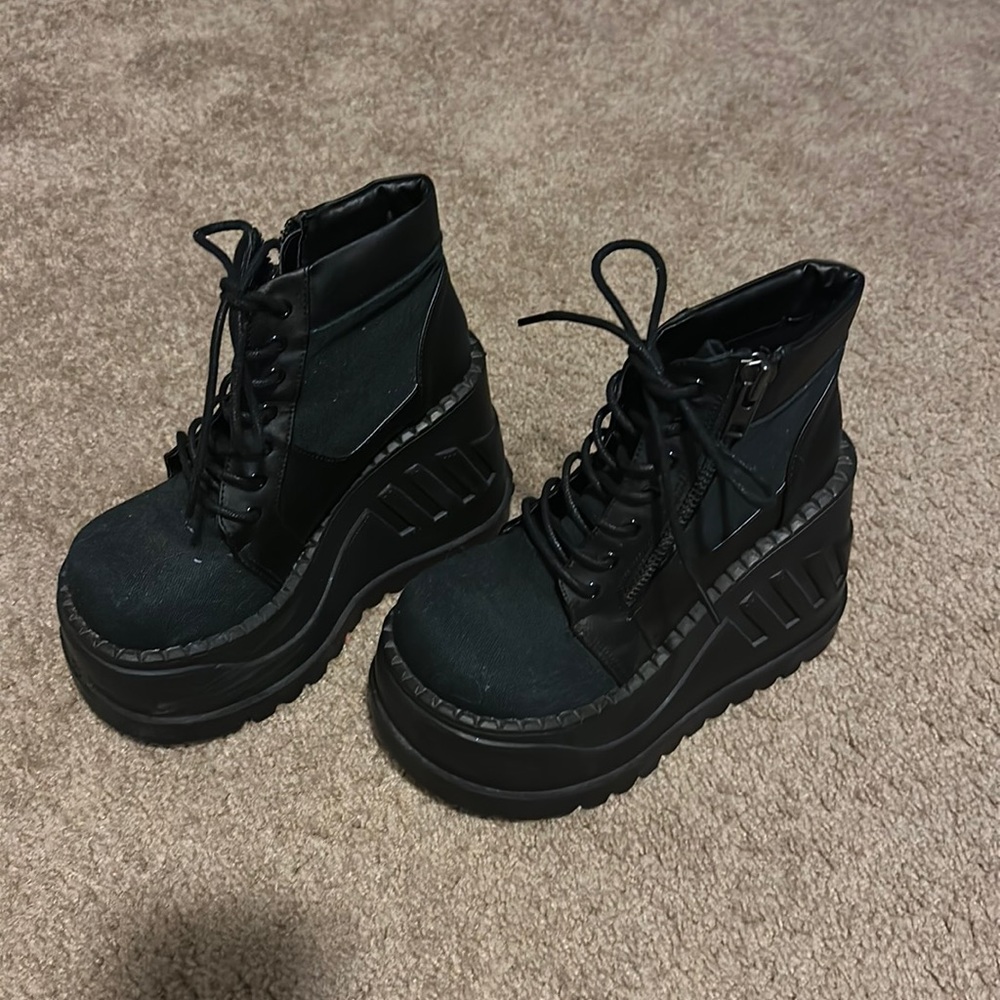 Demonias Stomp -10